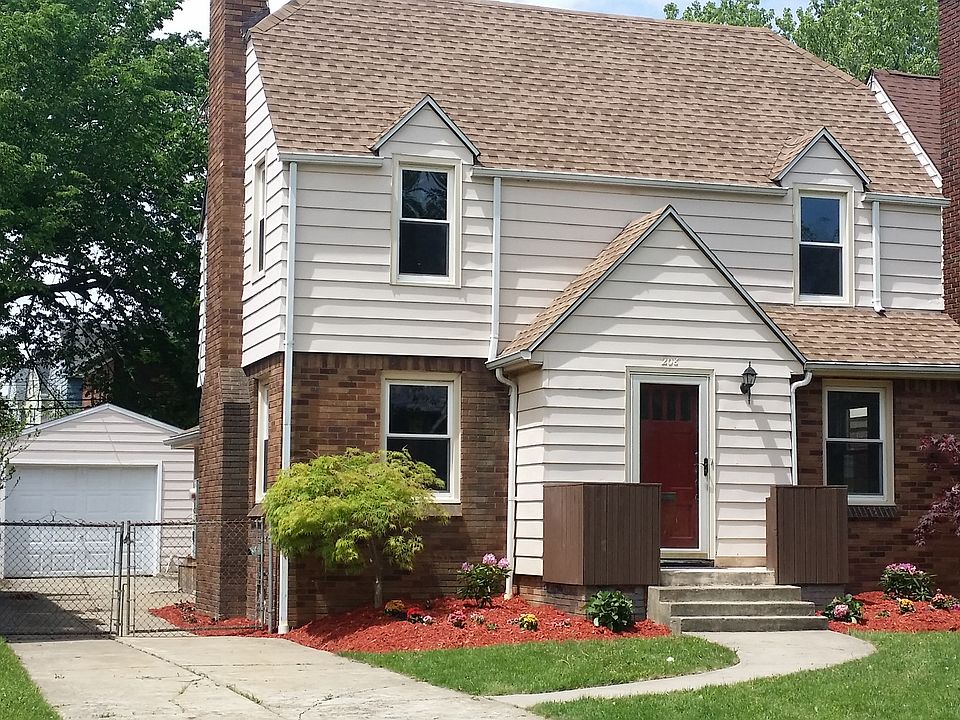 1st image of 208 Irving Ter