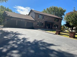 506 Cardinal Ln, Ballwin, MO 63021