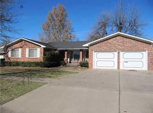308 W Creek St, Lindsay, OK 73052