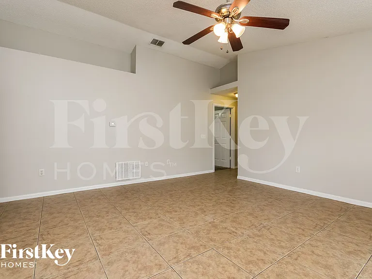 6556 Viewpoint Ct — Photo 4