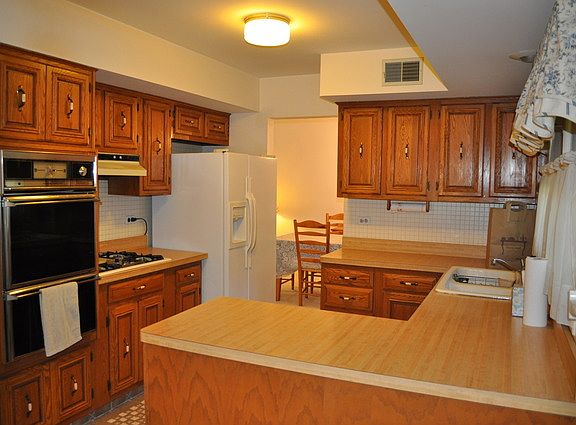 4th image of 803 E Crestwood Dr