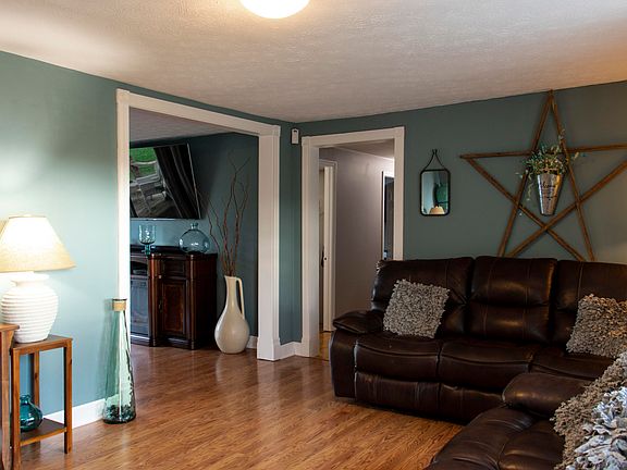 4th image of 6426 Grapevine Ln
