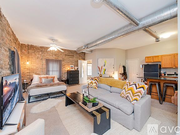 4th image of 1436 W Erie St APT 4D