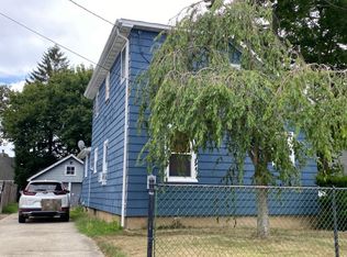 82 Lincoln Ave, Islip Terrace, NY 11752