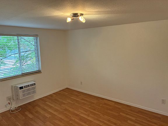 5th image of 1304 S Parker Rd APT 258