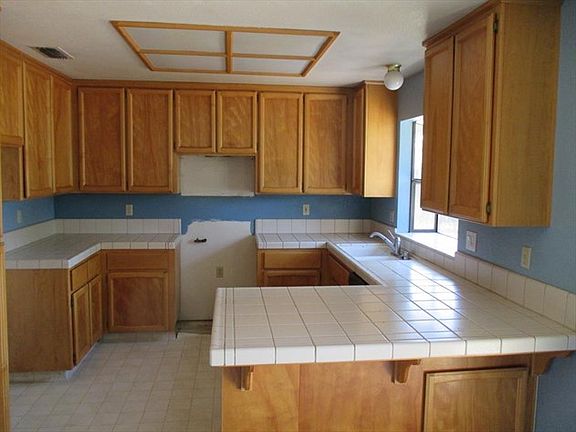 4th image of 8225 Sanderson Ct