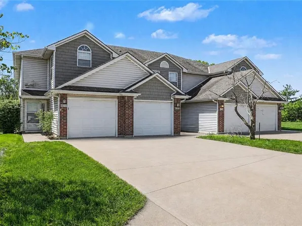 920-924 SW Imperial Ln, Lees Summit, MO 64064