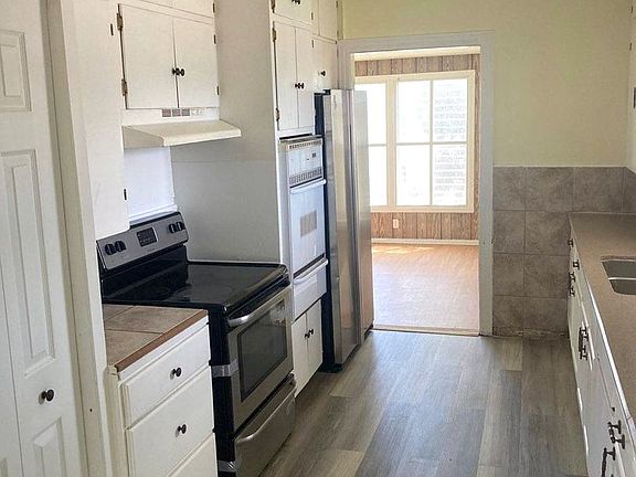 5th image of 2101 E Trinity St