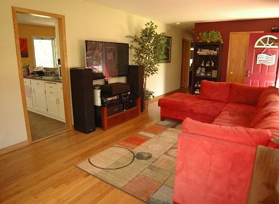 4th image of 8936 Dupont Ave S