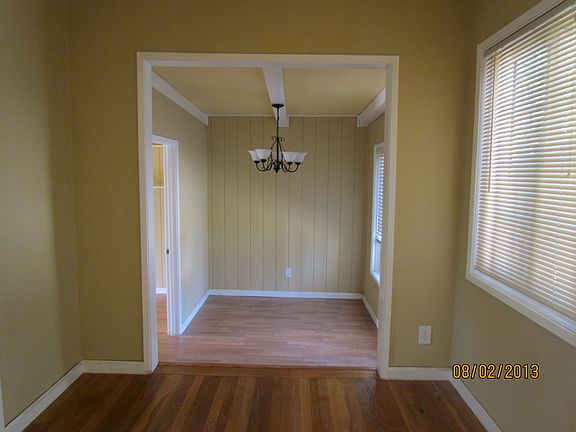 3rd image of 5906 Yarmouth Ave