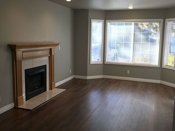 2nd image of 1798 SE Ironwood Ct