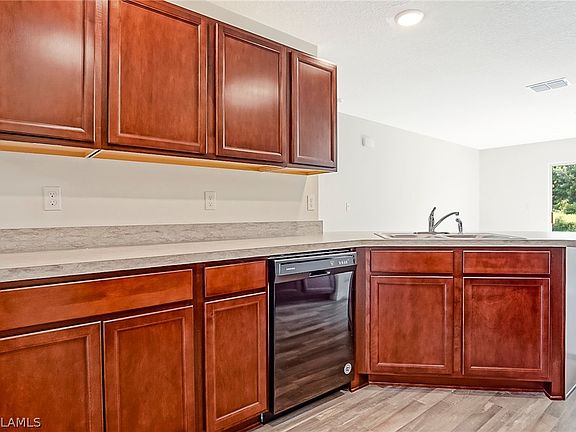 5th image of 2734 NE 3rd Ave