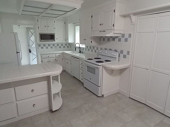 2nd image of 3342 El Capitan Ct