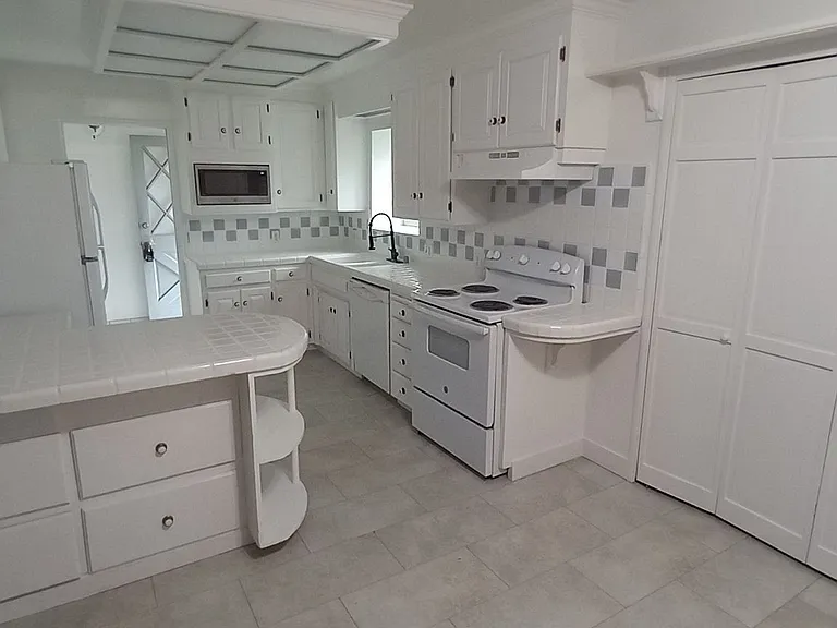 3342 El Capitan Ct — Photo 2