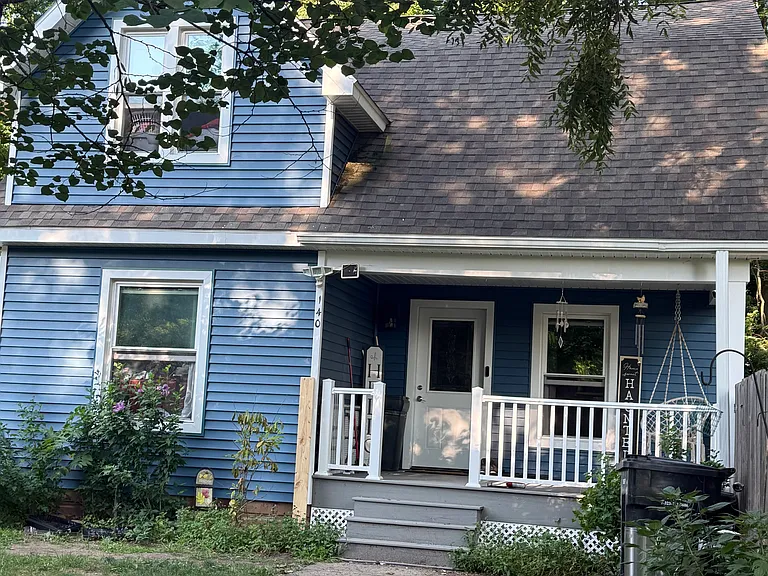 140 Linn St — Photo 3