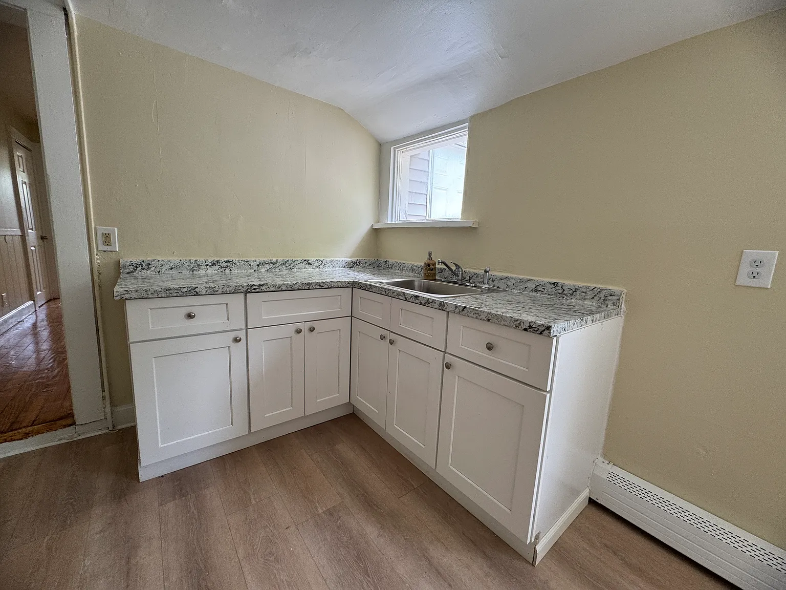 4 bed, $2,295 — Photo 2