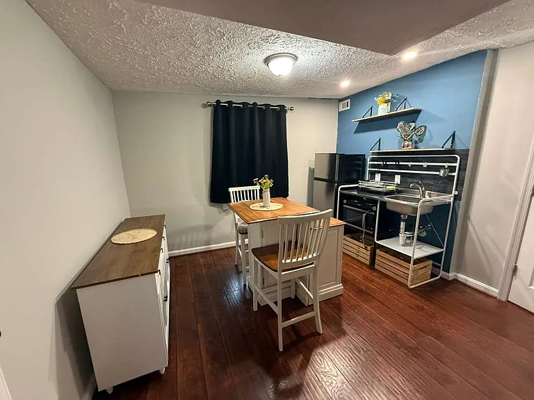 702 Douglass Ave — Photo 2