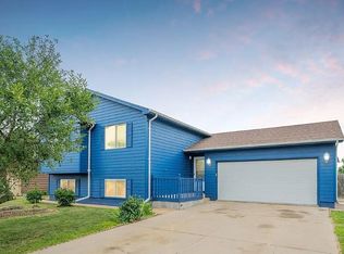 5604 S Sundowner Ave, Sioux Falls, SD 57106