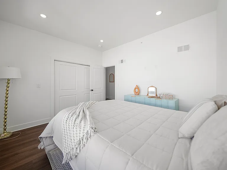 1240 W Erie Ave #D — Photo 9