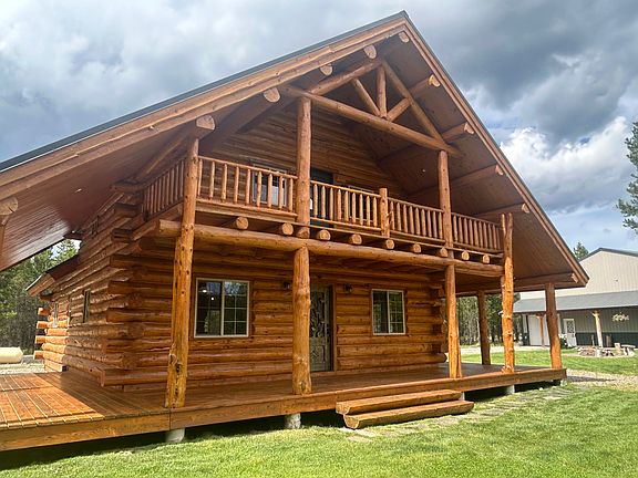 Southeast facing decks, wrap around deck on main level