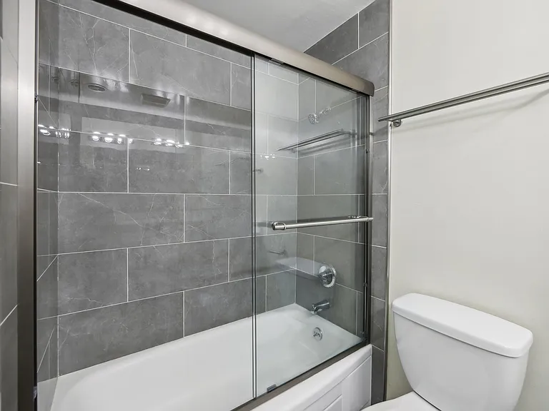 1406 Henry Street — Photo 10