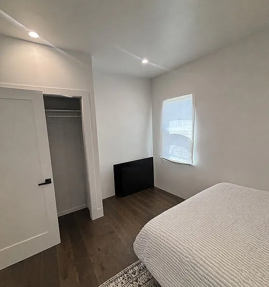 5337 Deane Ave — Photo 2
