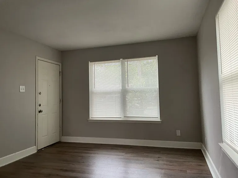851 W Harlan Ave — Photo 5