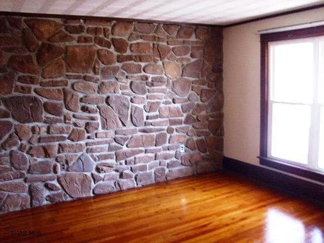 2nd image of 710 Bell Ave