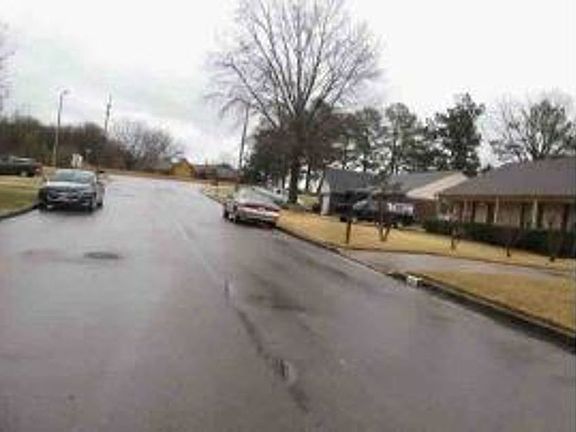 Exterior Neighborhood (street photo)