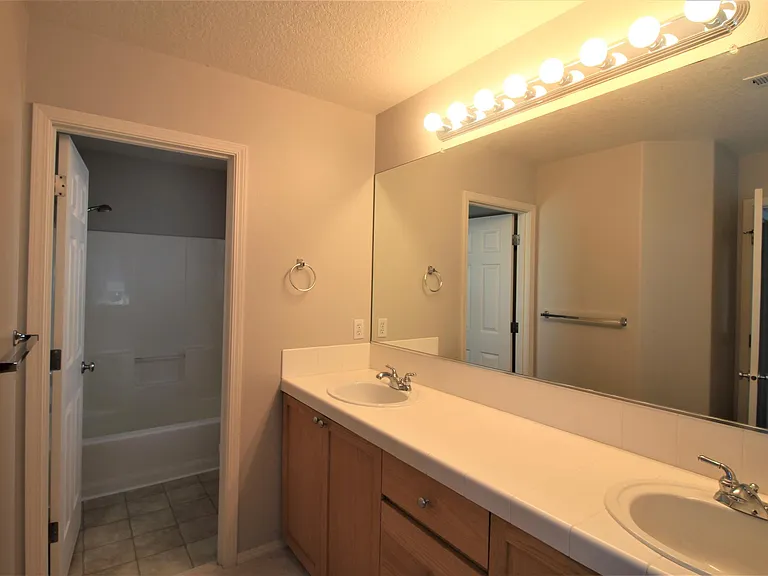 6229 NE Chestnut St — Photo 17
