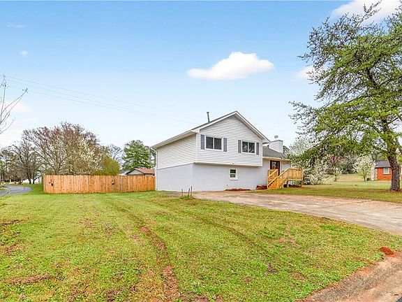 2nd image of 2776 Parcel Rd