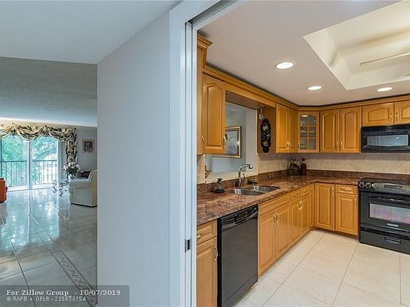 3rd image of 291 S Hollybrook Dr APT 205