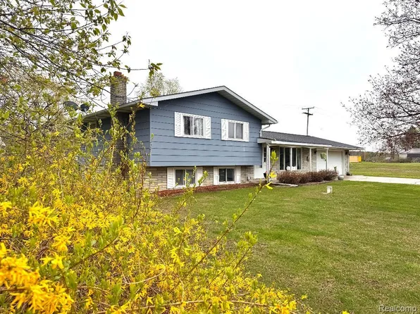687 W Saginaw Rd, Mayville, MI 48744