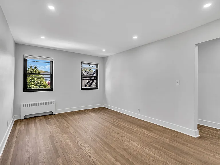 Palisades Manor Apartments — Photo 4