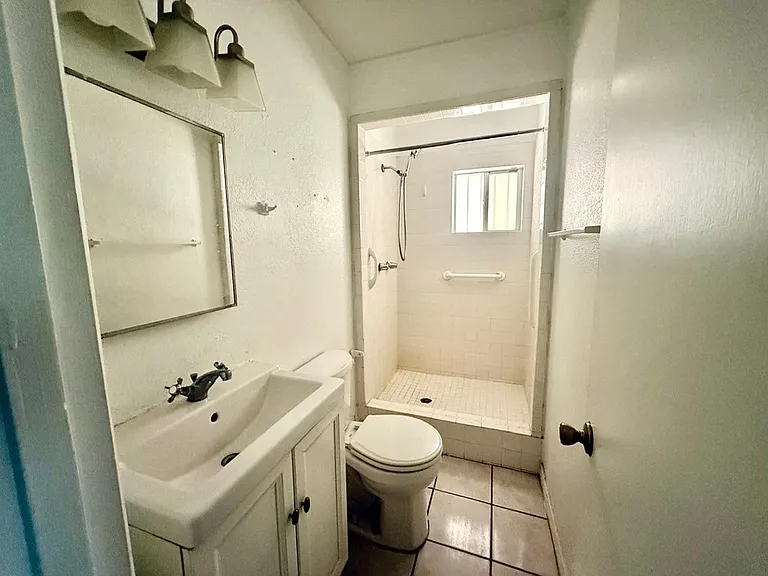 583 N Monroe St — Photo 16