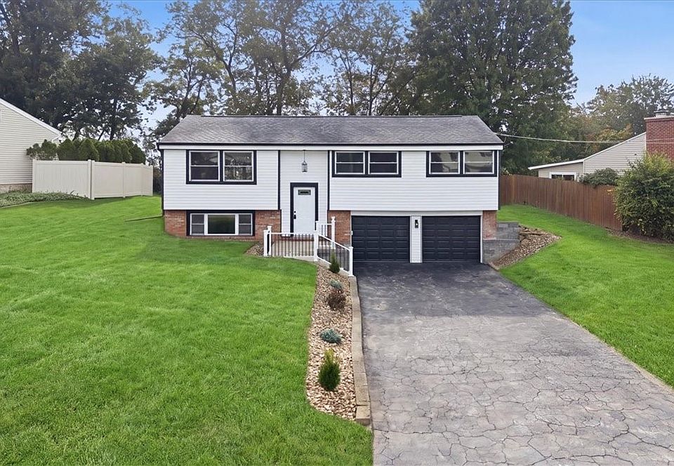1st image of 145 Rivercrest Dr