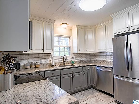 4th image of 617 Ramblewood Dr