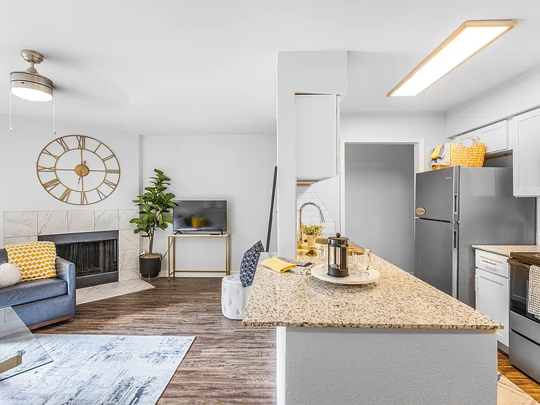 The Burke Apartments — Photo 42