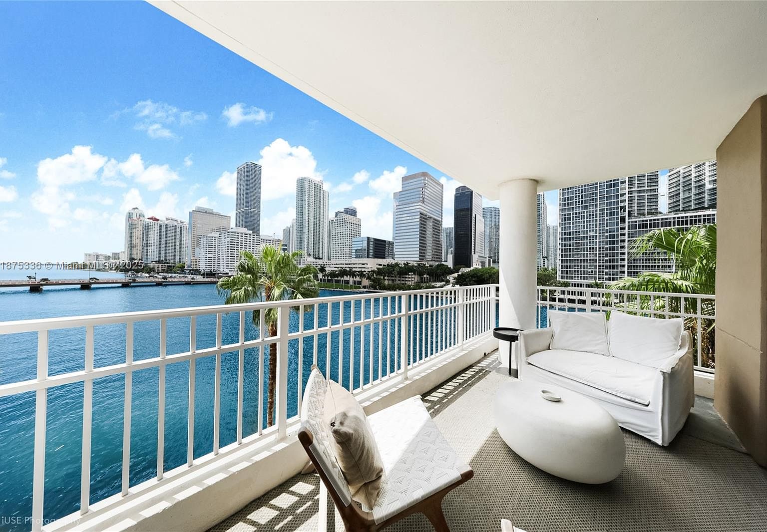 【SALE】ESCOLTA 田代万里生・吉武大地・結城安浩 #7305 5131 JUNGLE PLUM ROAD