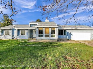 8607 Island Hwy, Eaton Rapids, MI 48827