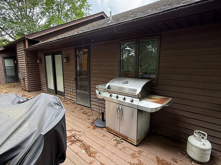 1011 Greystone Cir — Photo 18