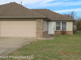 4425 W La Siesta St, Springfield, MO 65802