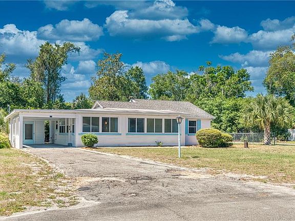 5th image of 228 Lucerne Dr