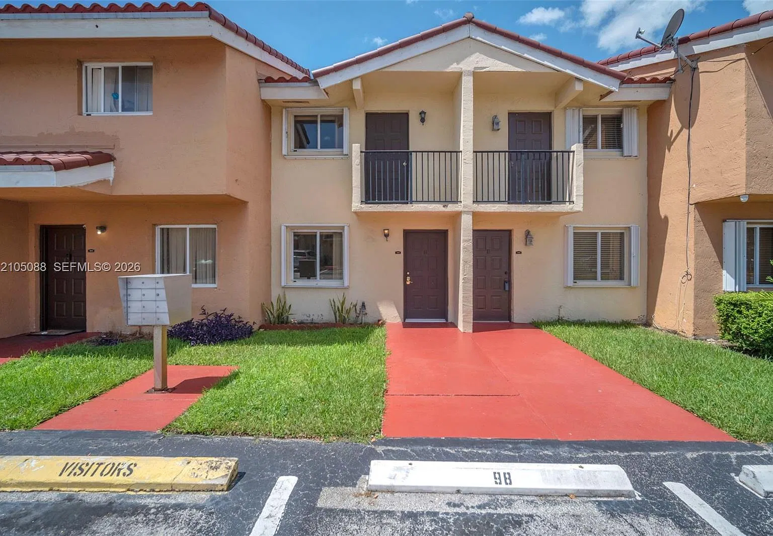 Mira Villas Condo — Photo 3