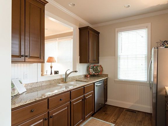 5th image of 226 Beech Haven Ln