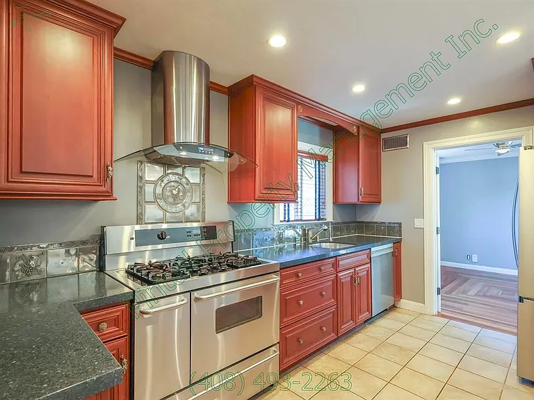 1513 Williams Ave — Photo 13
