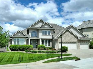 5639 Glen Oaks Point, West Des Moines, IA 50266