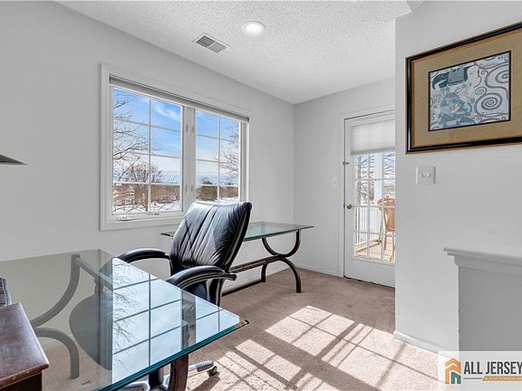 4th image of 72 Winthrop Rd