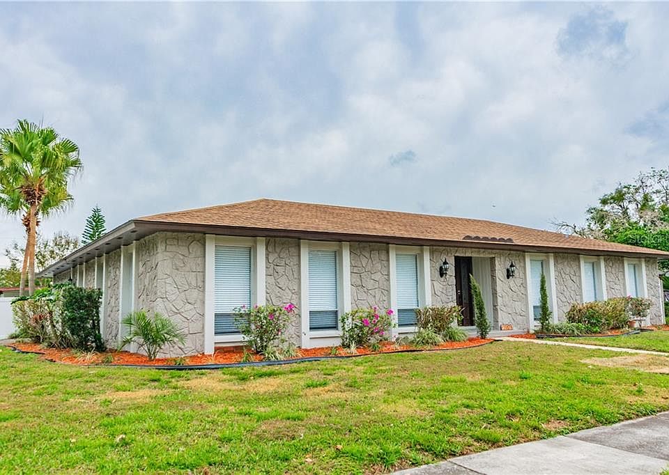 1st image of 3117 Lakemar Ln