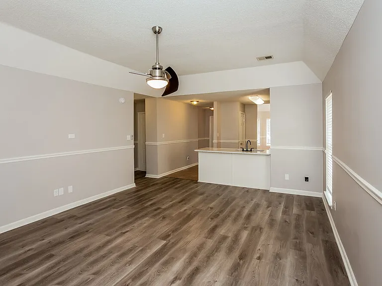 6775 Kirkland Cv — Photo 4